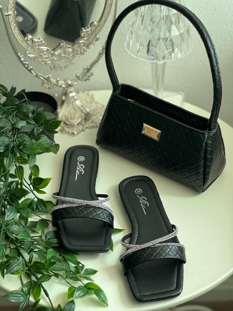 DT- 719 SLIPPERS