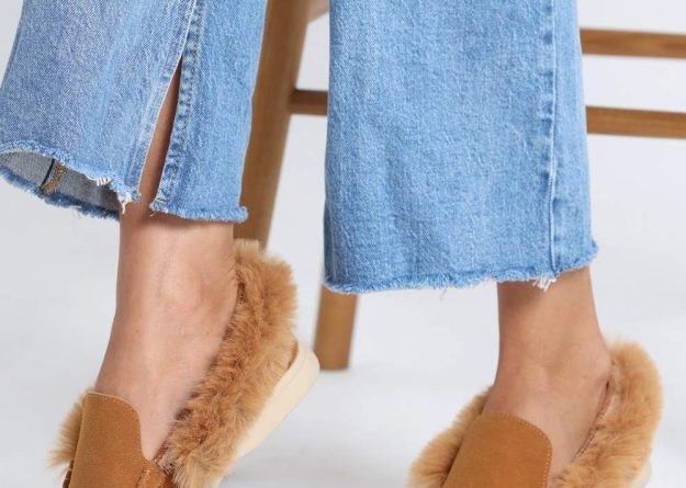 377-1 / Furry Chic Comfort Flats