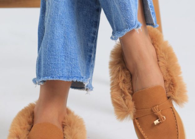 Cozy Fur-Trimmed Flats