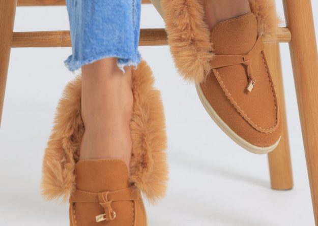 Cozy Fur-Trimmed Flats