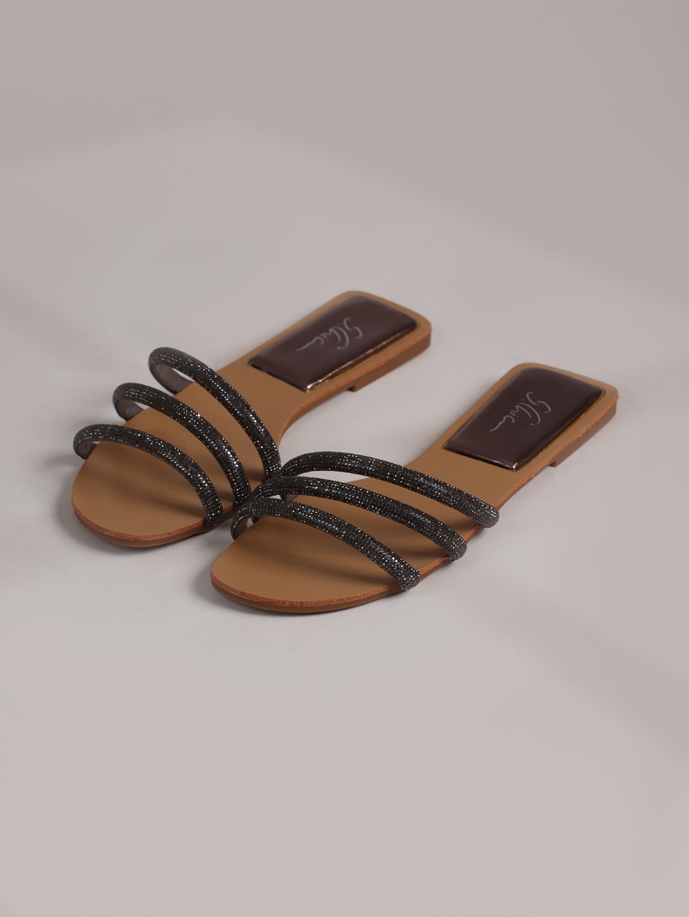 XT-3 Comfortable Multi-Strap Slipper