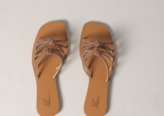 SC-B006 / Silver-Trimmed Slippers