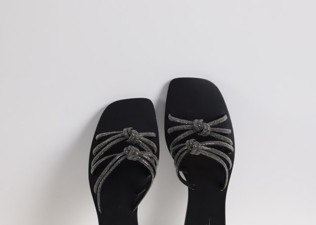 SC-B006 / Silver-Trimmed Slippers