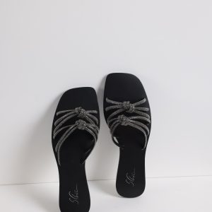 SC-B006 / Silver-Trimmed Slippers