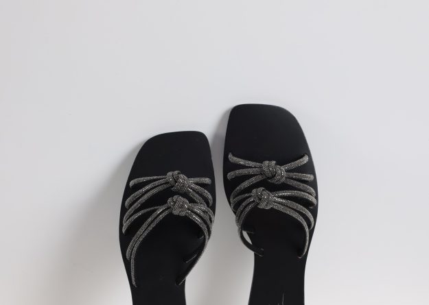 SC-B006 / Silver-Trimmed Slippers