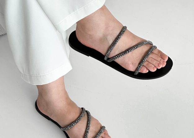 SC-B009 / Dazzling Day-to-Night Flats