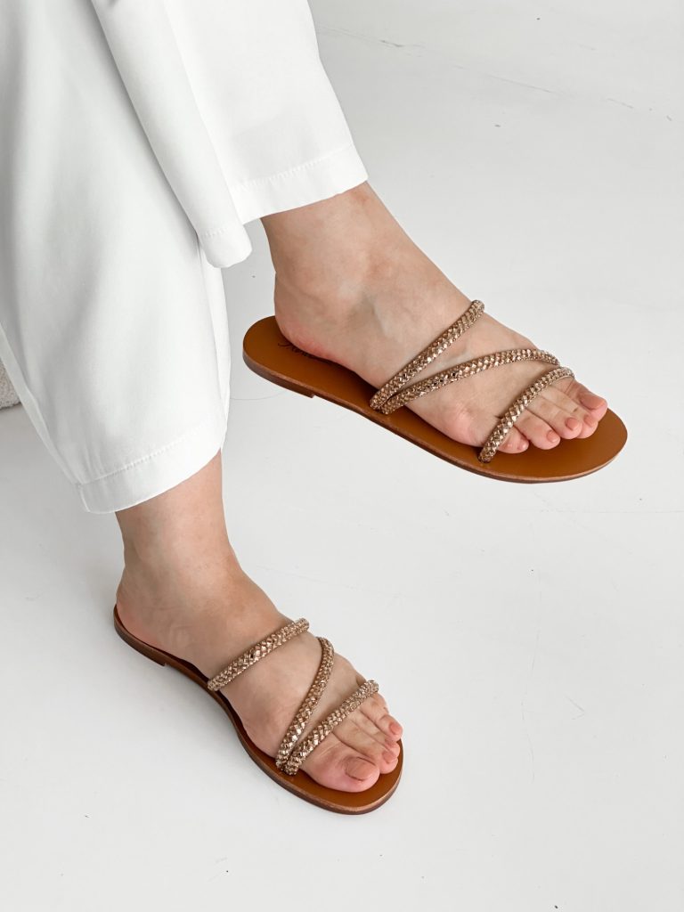 SC-B009 / Dazzling Day-to-Night Flats