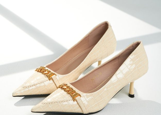 3611-10 / Golden Accented Elegance Heels