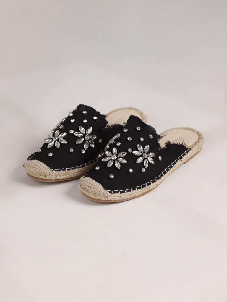 817-56 / CRYSTAL SLIPPERS