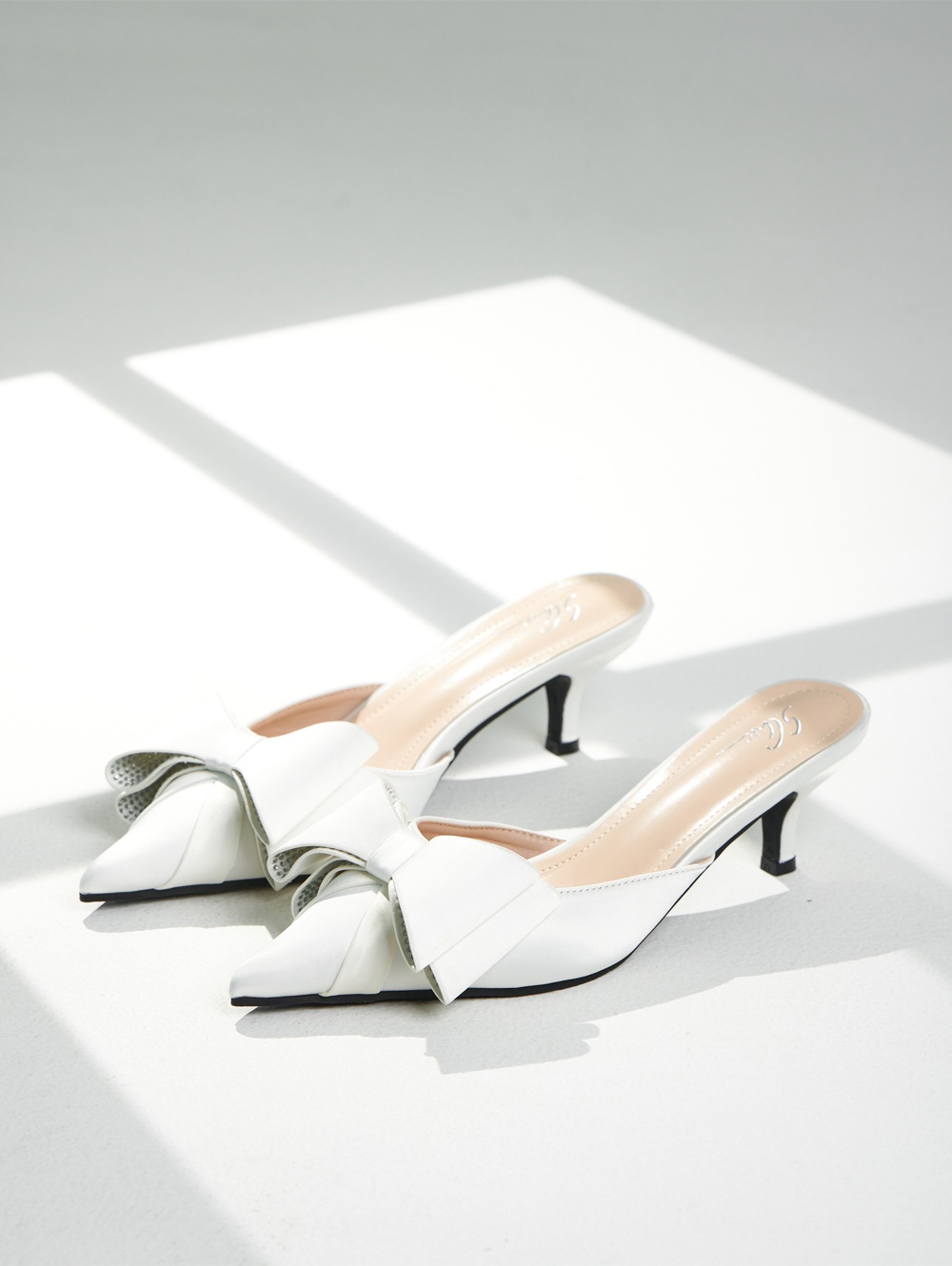 8288-53 / Kitten Heel Bow Mules
