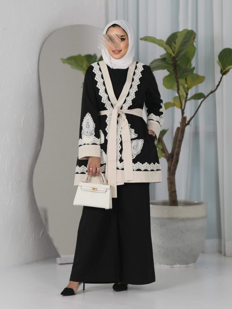 SC-456 / Luxury Embroidered Three-Piece Suit