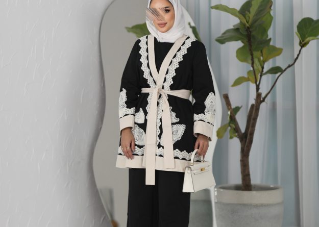 SC-456 / Luxury Embroidered Three-Piece Suit