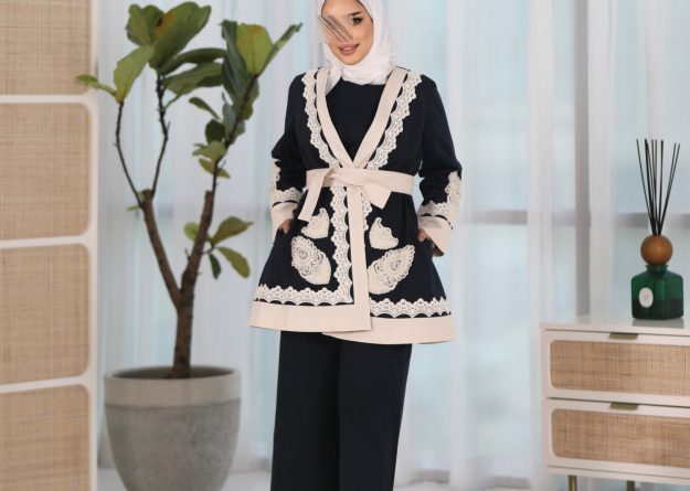 SC-456 / Luxury Embroidered Three-Piece Suit
