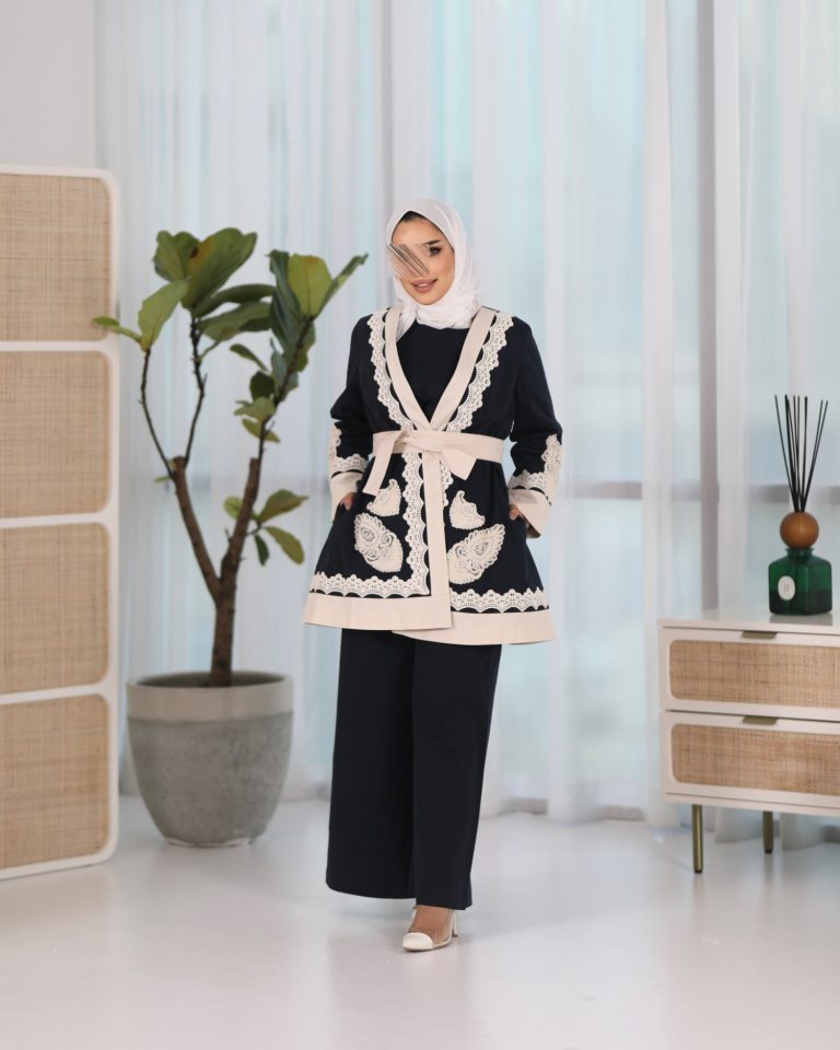 SC-456 / Luxury Embroidered Three-Piece Suit