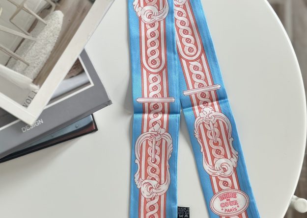 Ribbon Romance Scarf