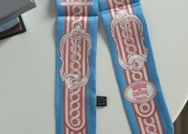 Ribbon Romance Scarf