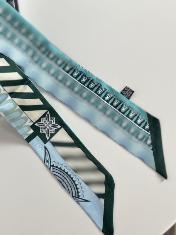 Bohemian Rhapsody Scarf