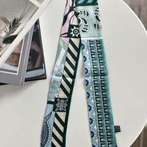 Bohemian Rhapsody Scarf