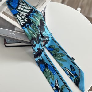 Feathered Frenzy Scarf