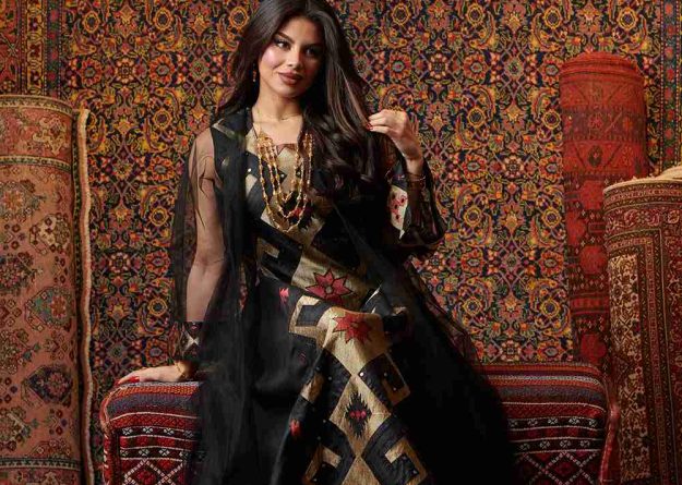 Elegant Geometric Sheer Jalabiya