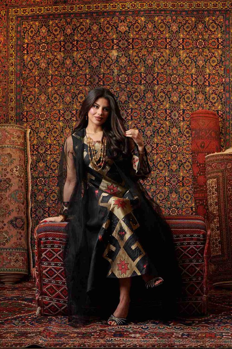 Elegant Geometric Sheer Jalabiya