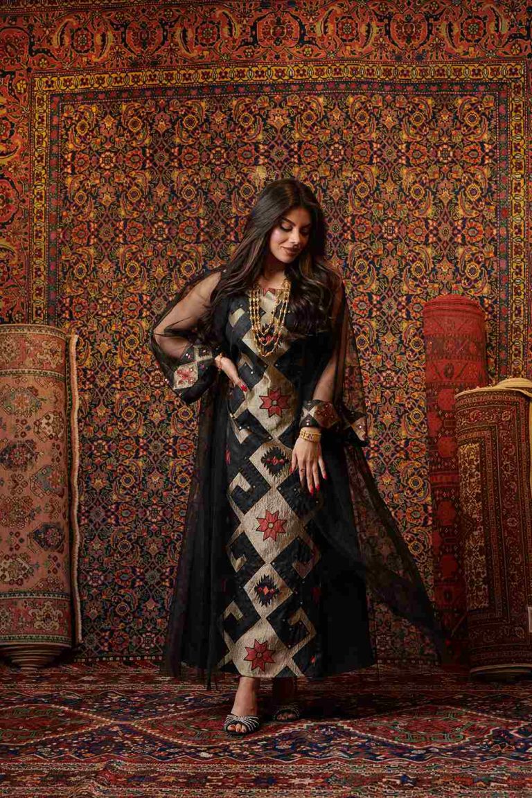 Elegant Geometric Sheer Jalabiya