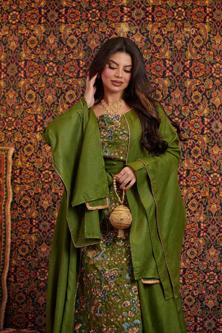 Elegant Floral Layered Jalabiya