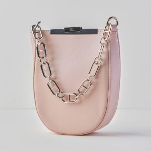 Elegant Leather Handbag with Statement Chain
