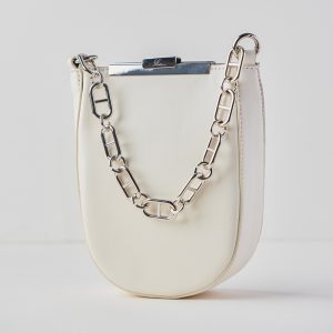 Elegant Leather Handbag with Statement Chain
