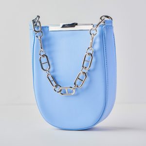 Elegant Leather Handbag with Statement Chain