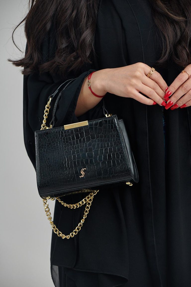 Stylish Croc-Embossed Bag with Chain Detail
