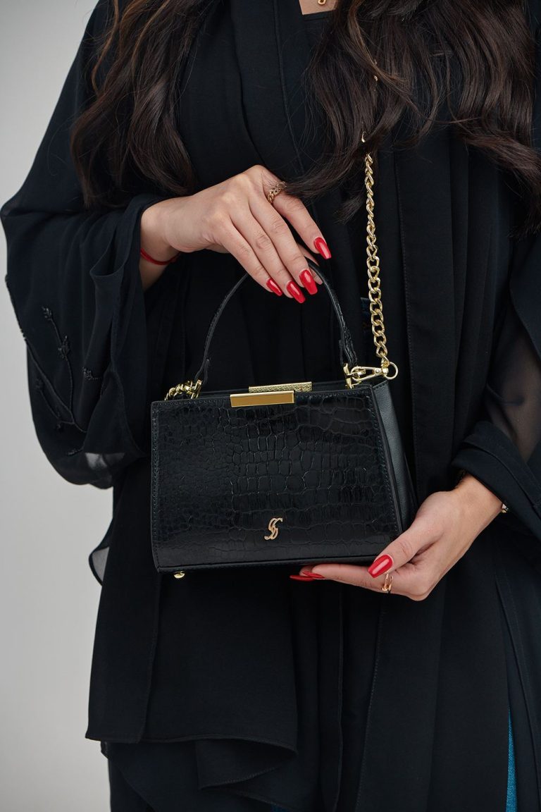 Stylish Croc-Embossed Bag with Chain Detail