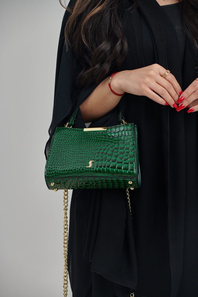 Stylish Croc-Embossed Bag with Chain Detail