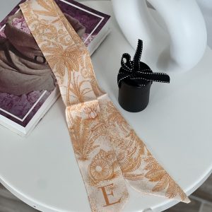 Alphabetic Bag Scarf (E)