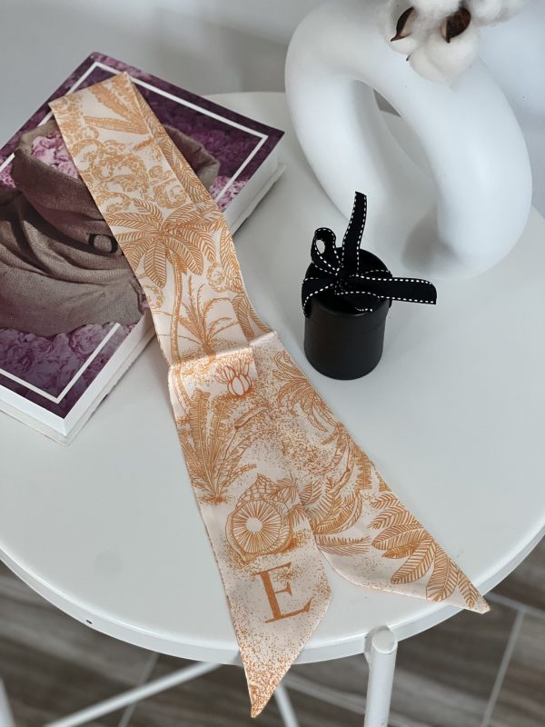 Alphabetic Bag Scarf (E)