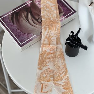 Alphabetic Bag Scarf (E)