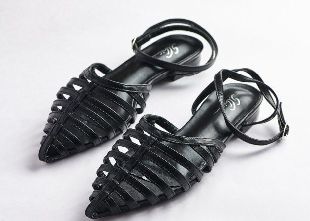 Strappy Tangle Elegance Flat Sandals