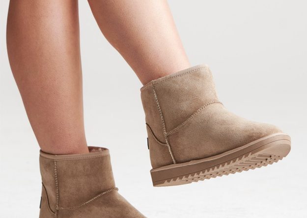 Golden Autumn Flat Ankle Uggs