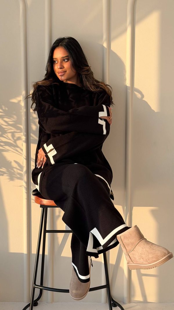 Chic Comfort Sweat Set with Stylish Detailing