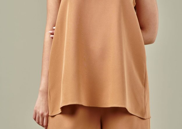 sc-318 - Sleek Sleeveless Top